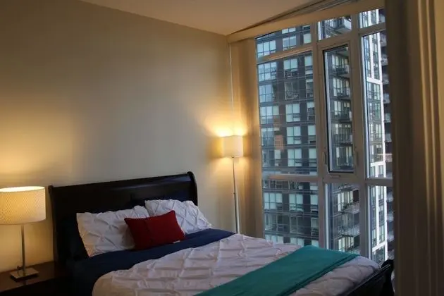 Galaxy Suites Square One unit 1904 - Oda