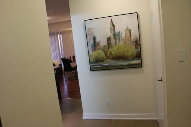 Galaxy Suites Square One unit 1904 - Oda