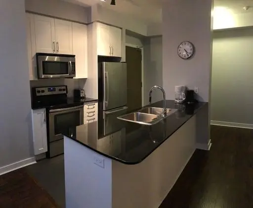 Galaxy Suites Square One Unit 3201 - Mutfak