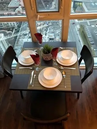Galaxy Suites Square One Unit 3201 - Oda Düzeni