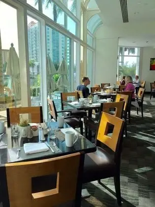 Gallery One Private Condos - Yerinde Yemek