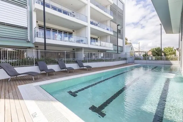 Gallery Serviced Apartments - Havuz