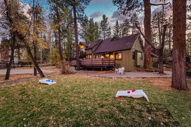 Gambler by Avantstay Charming & Spacious Cabin 5 Min Walk to Lake