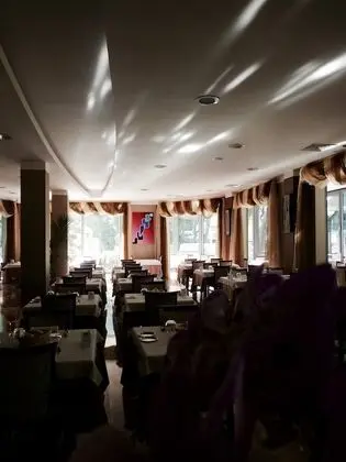 Hotel Gambrinus - Yerinde Yemek
