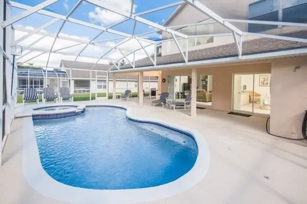 Games Room, Pool, Spa Large Pool Area! 5 Bedroom Home