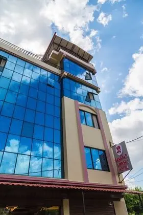 Ganapati Airport Hotel - Dış Mekan
