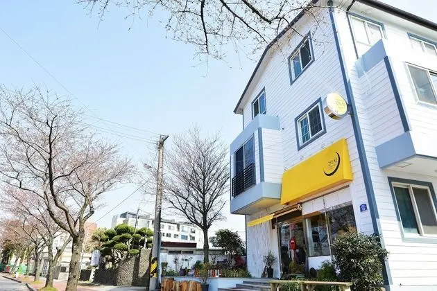 Ganderak Guesthouse - Hostel - Dış Mekan