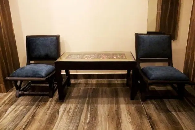 Hotel Ganga Heights By Avadhesh Group Of Hospitality - Oda Düzeni