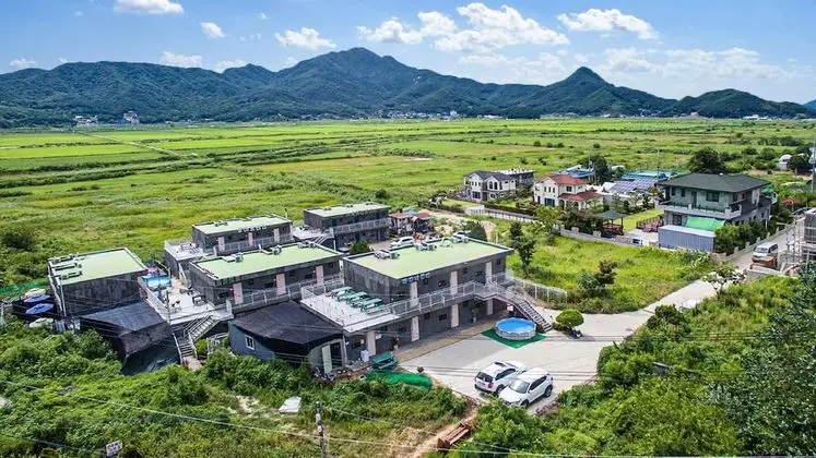Ganghwa Badane Pension
