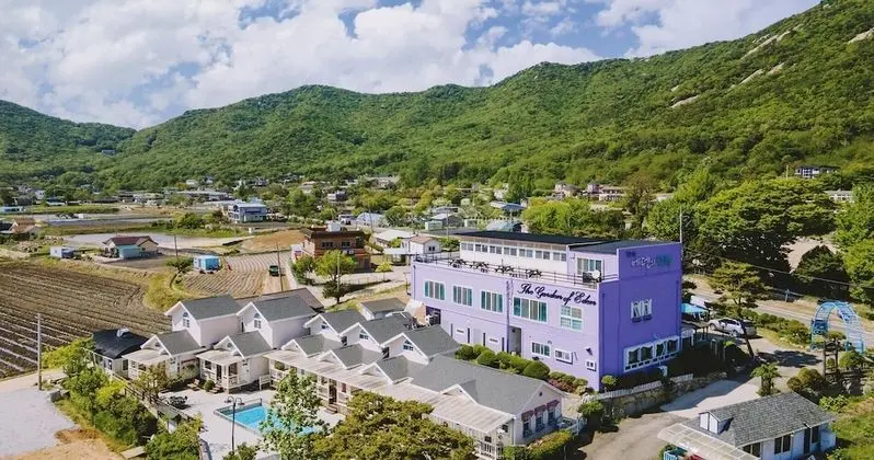Ganghwa Hi Mom Kids Spa Pension Yellow