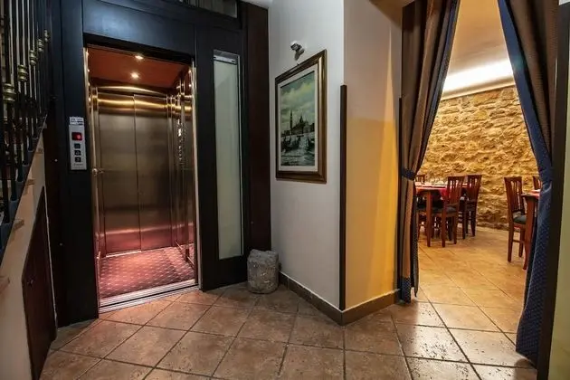 Hotel Gangi - İç Mekan