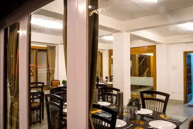 Gangtok Central Rooms Near Mg marg - Yerinde Yemek