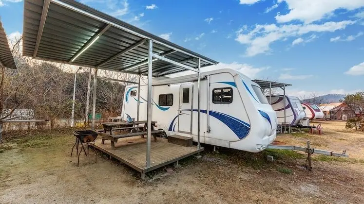 Gapeyong Unak Holiday Caravan