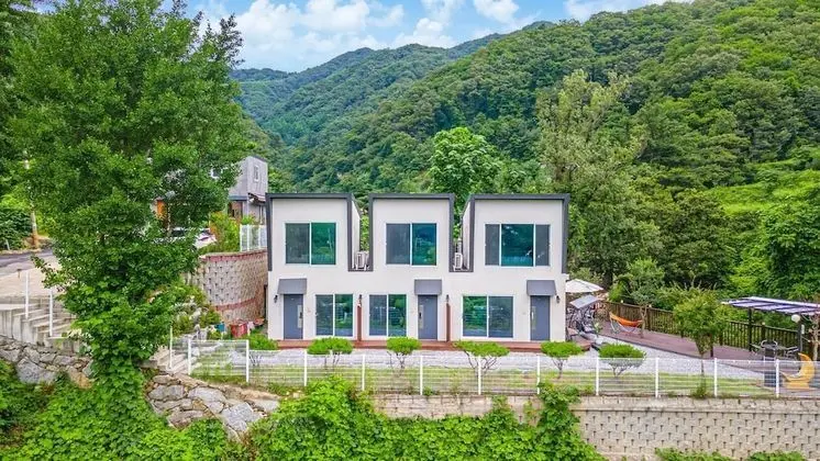 Gapyeong Gamseong216 Poolvilla Pension