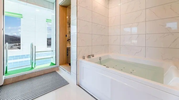 Gapyeong Grang Narang Pool Villa - Dış Mekan