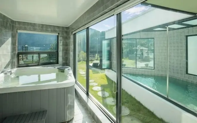 Gapyeong High Palace Pool Villa - Oda