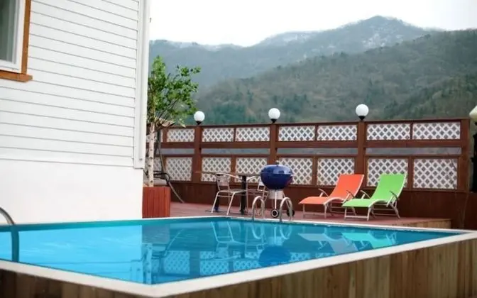 Gapyeong Kkongkakji Pension