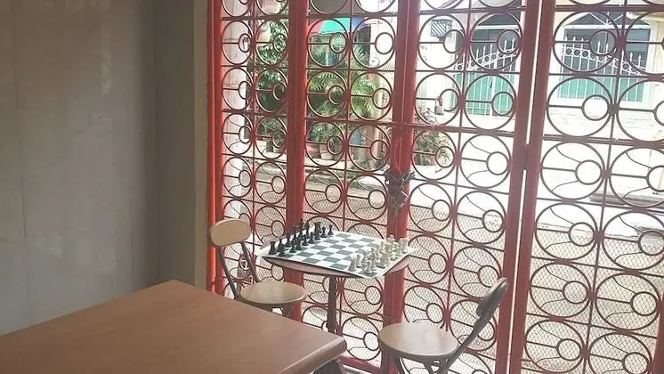 Garces Budget Apartelle - Yerinde Yemek