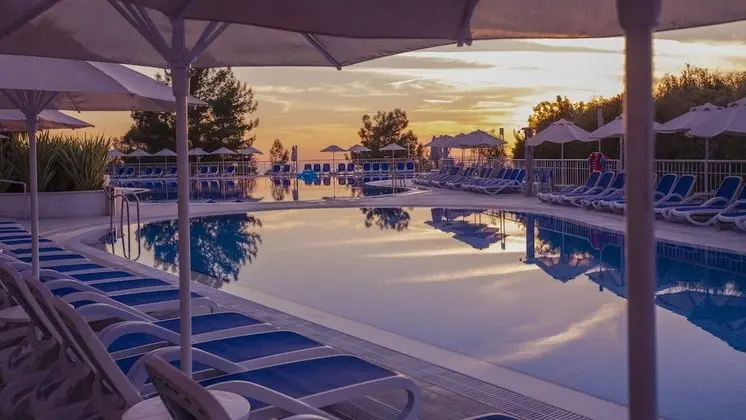 Garcia Resort & Spa - Havuz