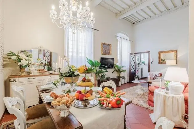 The Garden Along The Stream Romantic Apartment With Private Garden Inside the Walls of Lucca