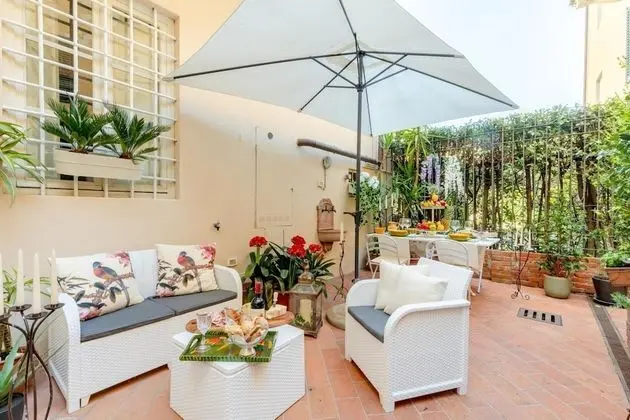 The Garden Along The Stream Romantic Apartment With Private Garden Inside the Walls of Lucca