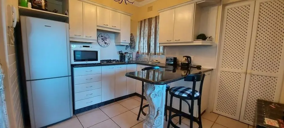 The Garden Apartment - Roosboom Luxury Facilities in Somerset West, 2 Guests - Yerinde Yemek