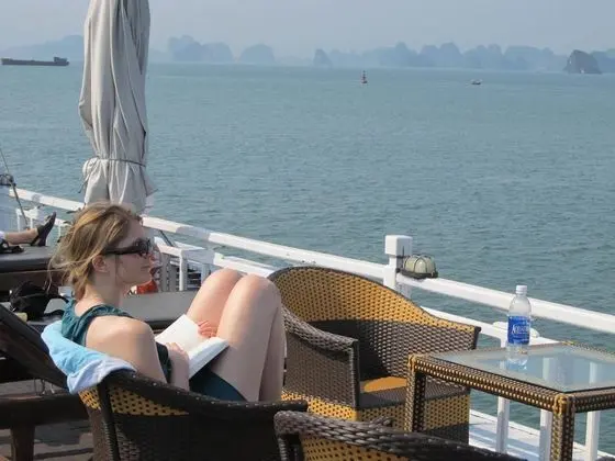 Garden Bay Premium Cruise