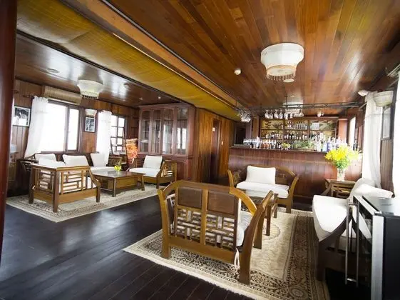 Garden Bay Premium Cruise - Lobi