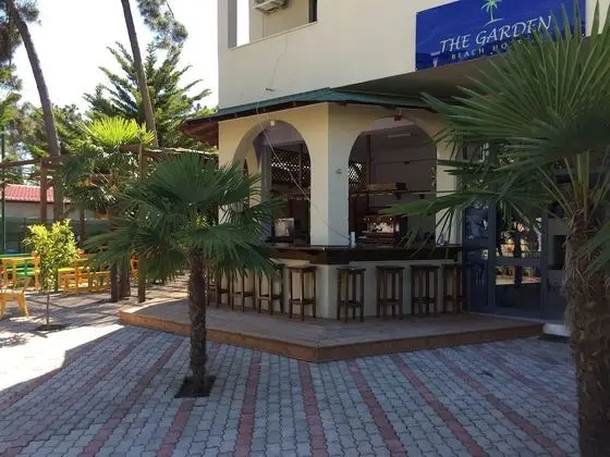 The Garden Beach Hostel - Dış Mekan