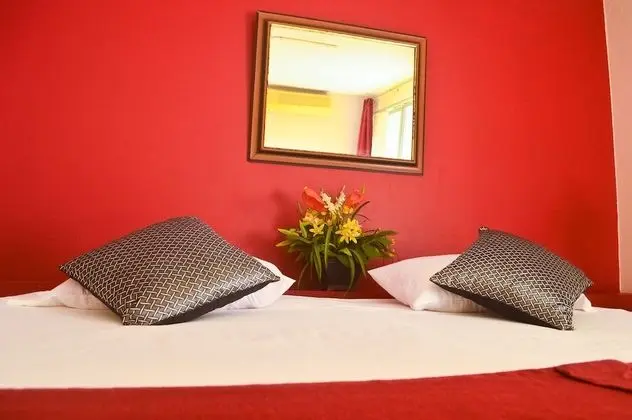 Garden Beach Studios at Montego Bay Club - Oda