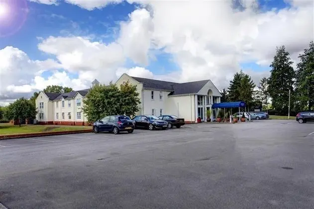 Garden Court Hotel Aylesbury - Dış Mekan