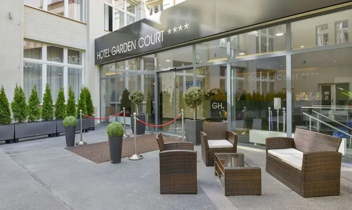 Hotel Garden Court - Dış Mekan