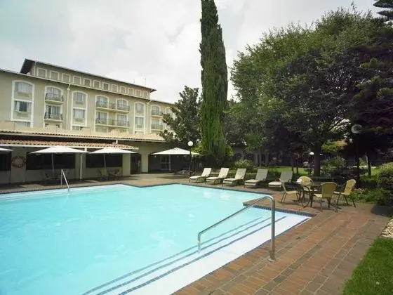 Garden Court OR Tambo - Havuz