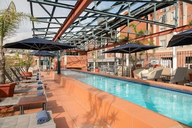 Garden Court Victoria Junction - Havuz