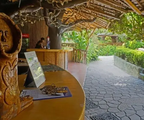 Garden of Eden Dive Resort - Lobi