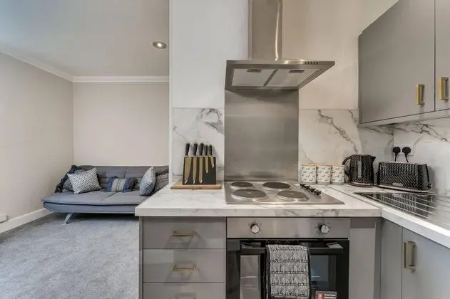 Garden Flat, Stylish, Modern Flat, Near Balloch