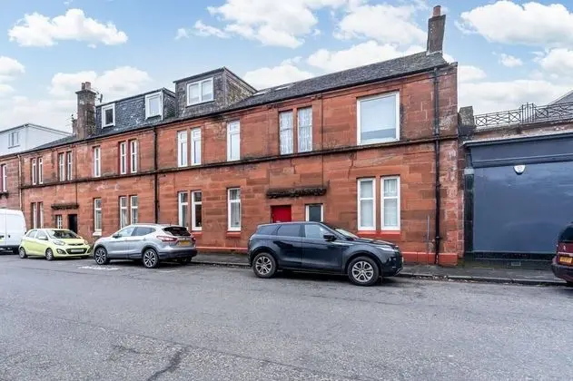 Garden Flat, Stylish, Modern Flat, Near Balloch