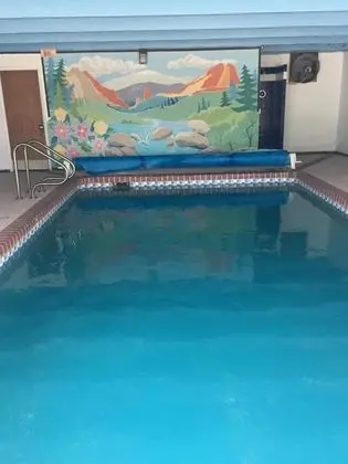 Garden of the Gods Motel - Havuz