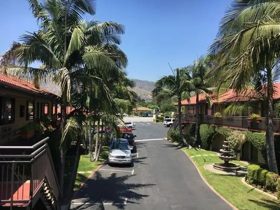 Garden Inn & Suites