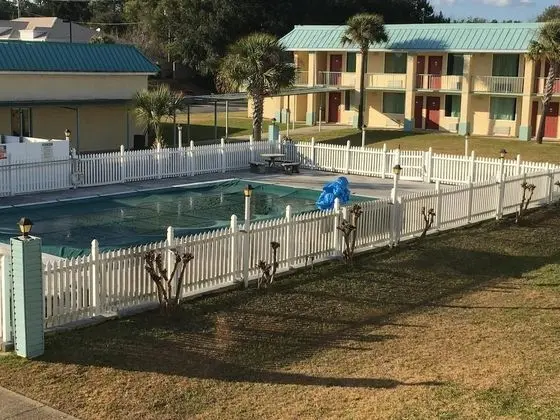 Garden Inn & Suites - Havuz