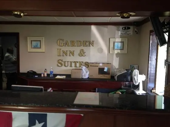 Garden Inn & Suites - Lobi