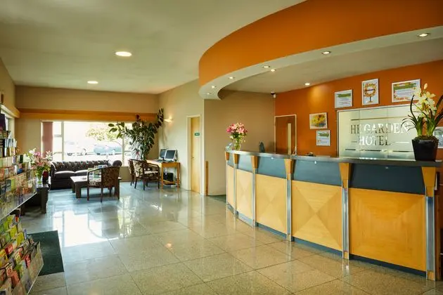 The Garden Hotel and Restaurant - Lobi