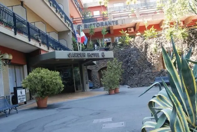 Garden Hotel - Lobi