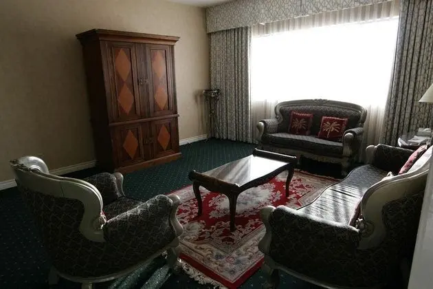 Garden Suite Hotel