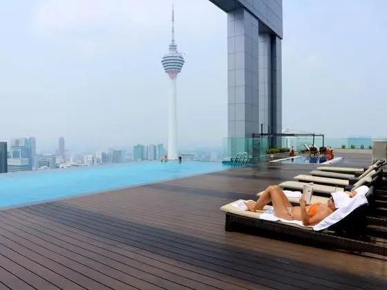 Garden Suites at Platinum - Havuz