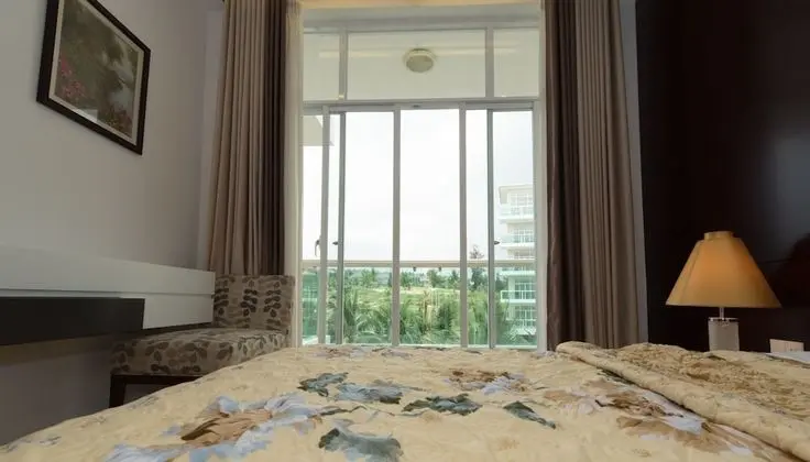 Garden view Apartment - 2 mins to beach - Oda