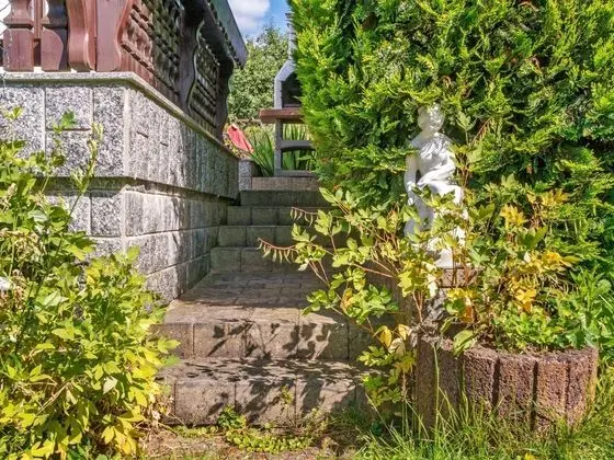 Garden View Apartment in Erzgebirge near Forest - Dış Mekan