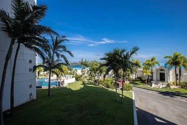 Garden View Condo in Maho