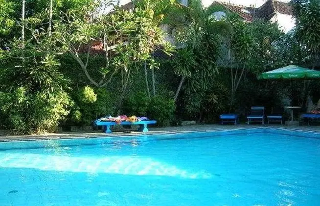 Garden View Cottages - Havuz