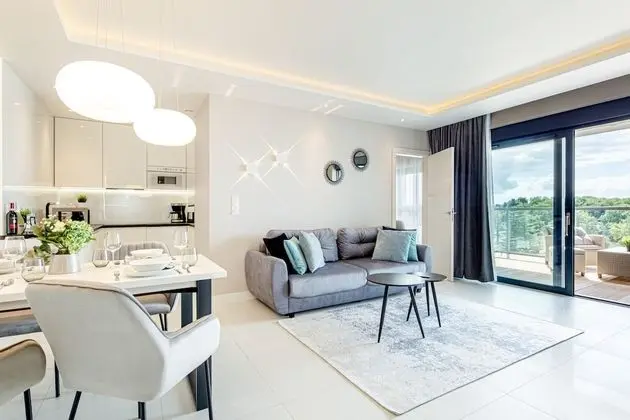 Gardenia Seaside 2 Apartments by Renters